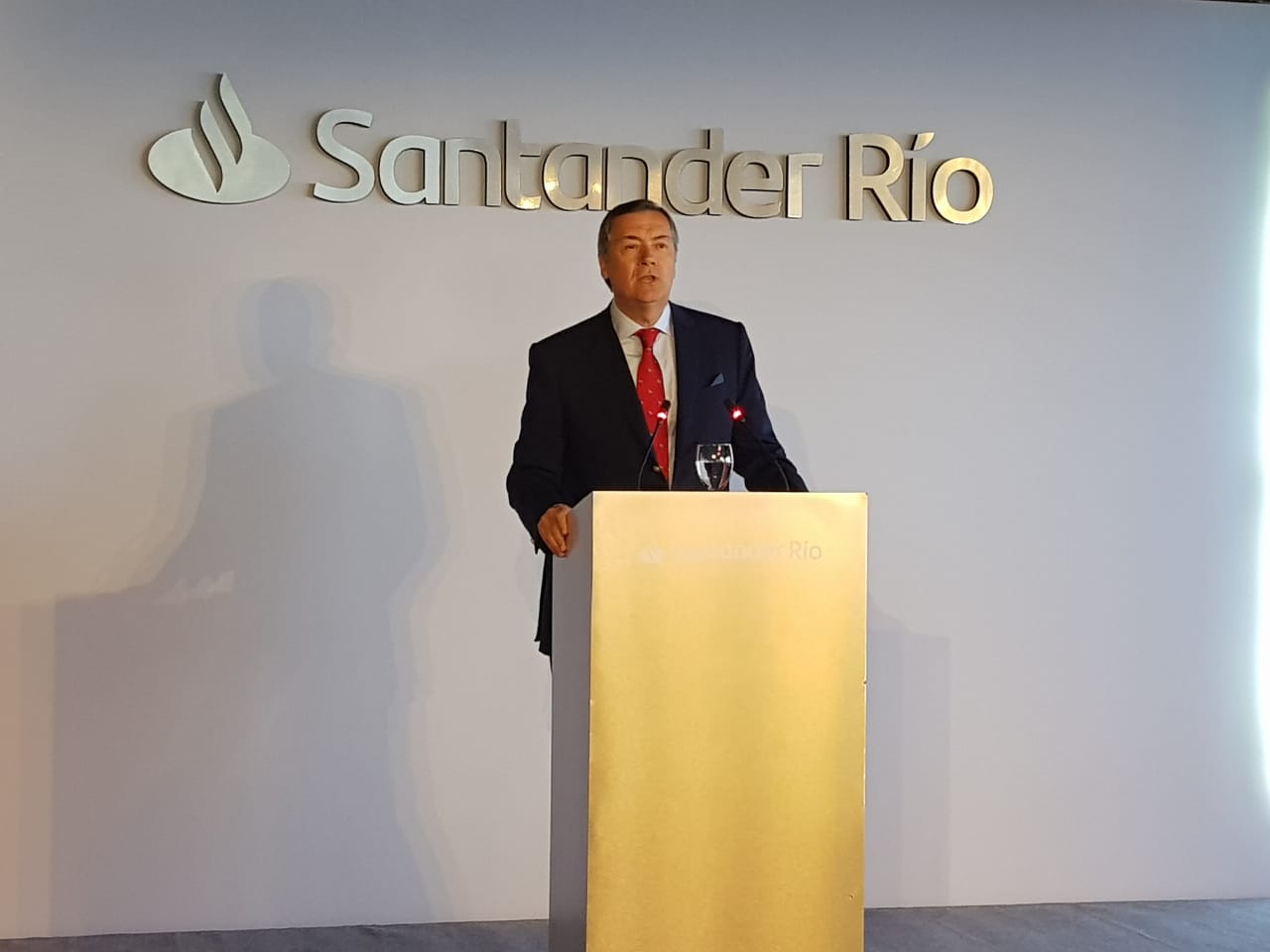 Enrique Cristofani, presidente de Santander Río, «Es hora de ganarle al populismo»