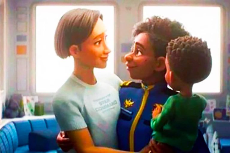 El beso de ‘Lightyear’ podría ser el primer caso abierto de representación LGBTQ+ en Disney.